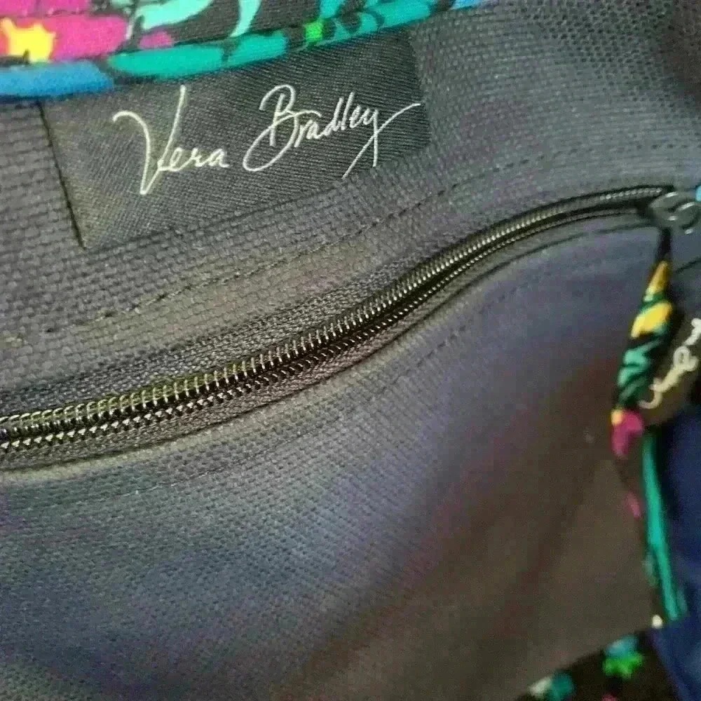 Vera Bradley satchel weekend bag or  diaper bag.Xl Size includes key hol… - Picture 4 of 6